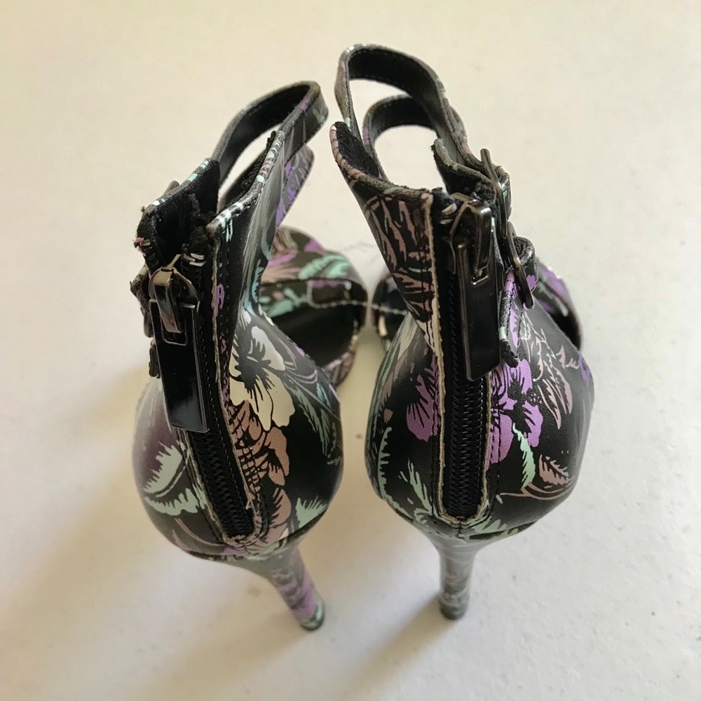 🔥2 x $25🔥Mercer 6 1/2 double strap/zippered heel - Picture 4 of 6